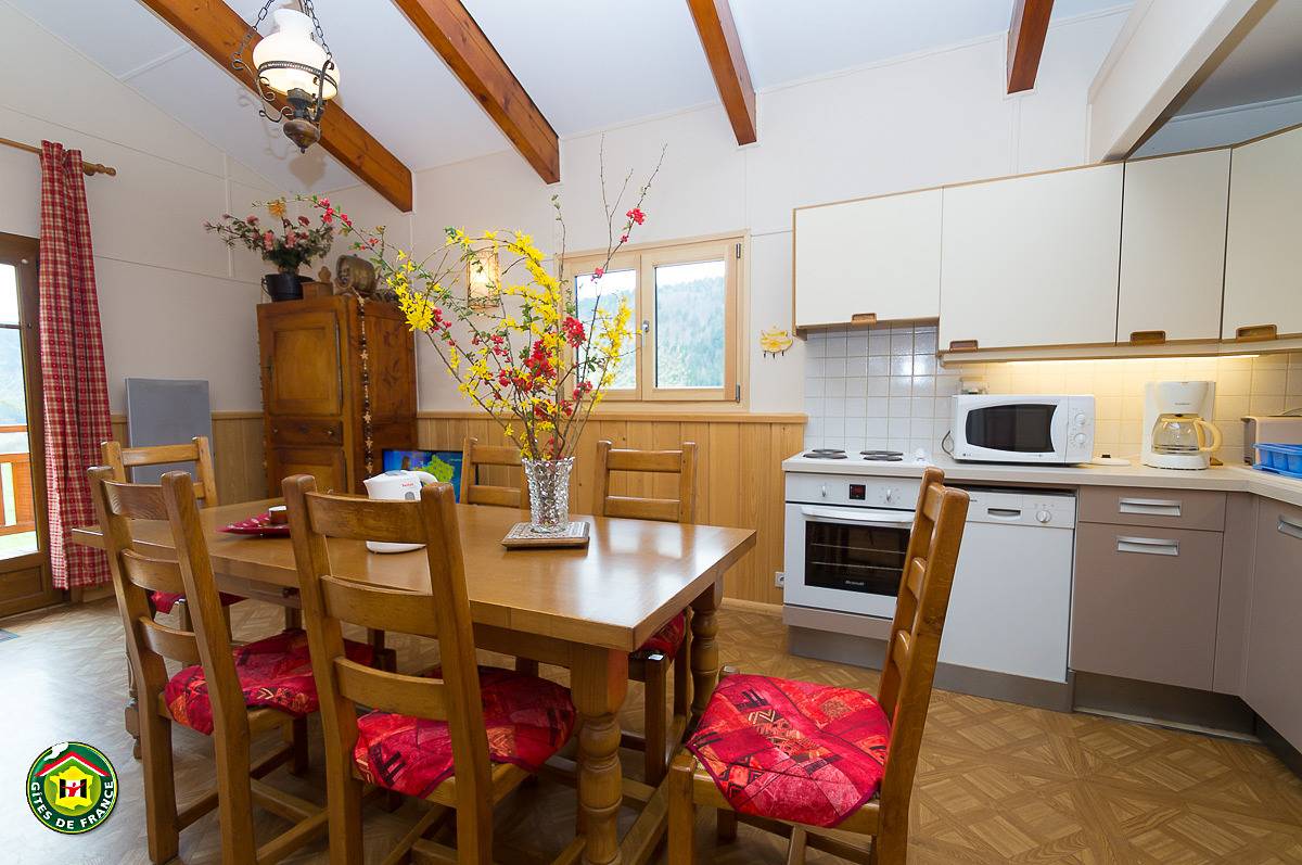 Gemütliches Ferienhaus mit Parkplatz in Villard-de-Lans, 2 km vom Stadtzentrum entfernt in Villard-de-Lans, Parc naturel régional du Vercors