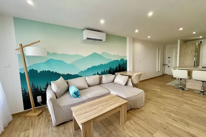 Appartement entier, Appartement moderne 3 pièces en centre ville de Toulon in Toulon, Côte méditerranéenne (France)