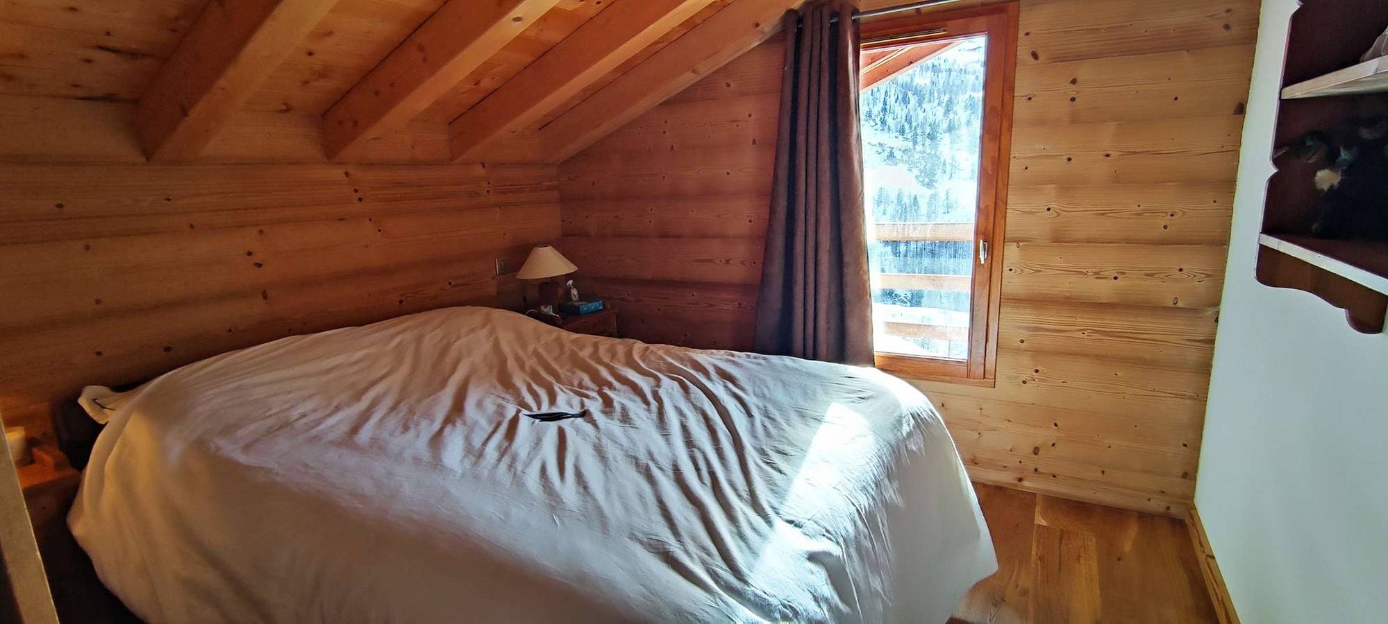 Luxurious South-Facing Chalet With Panoramic View On Montains in Isola 2000, Isola