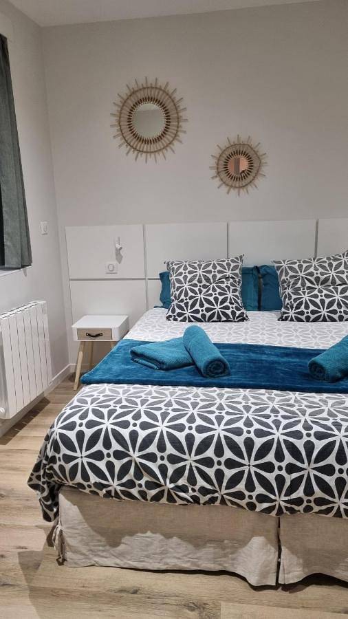 Appartement entier, One-Bedroom Apartment in Le Mesnil-Amelot, Seine-et-Marne