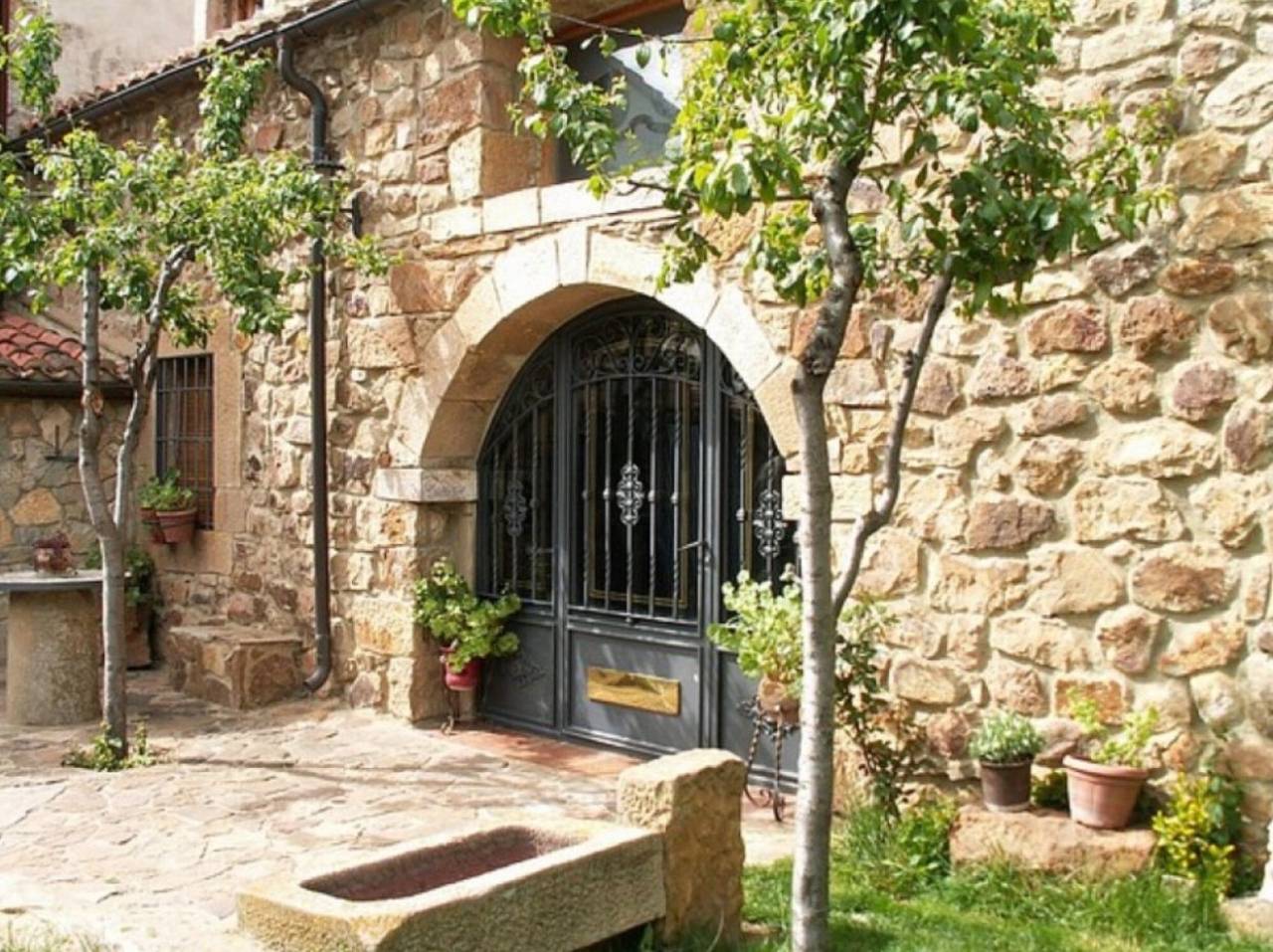 Maison de campagne "El Molino Del Pepe" avec terrasse privée, jardin privé et Wi-Fi in Almajano, Province de Soria