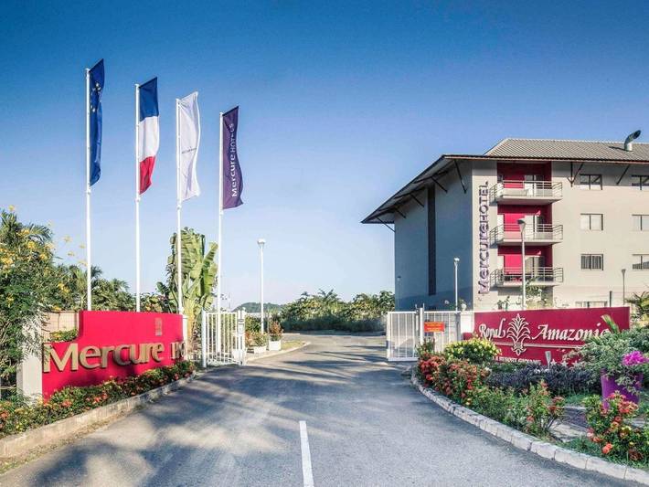Hôtel pour 4 personnes, avec terrasse ainsi que jacuzzi et jardin