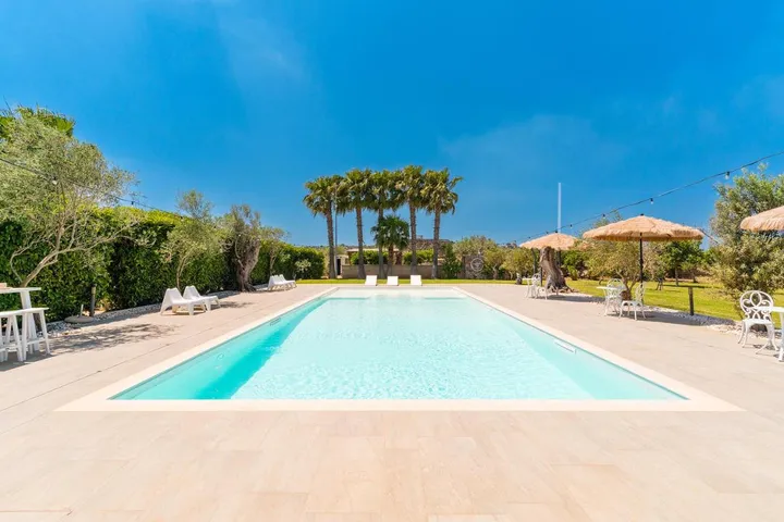 Villa für 8 Personen, mit Sauna und Whirlpool sowie Pool und Garten - 1