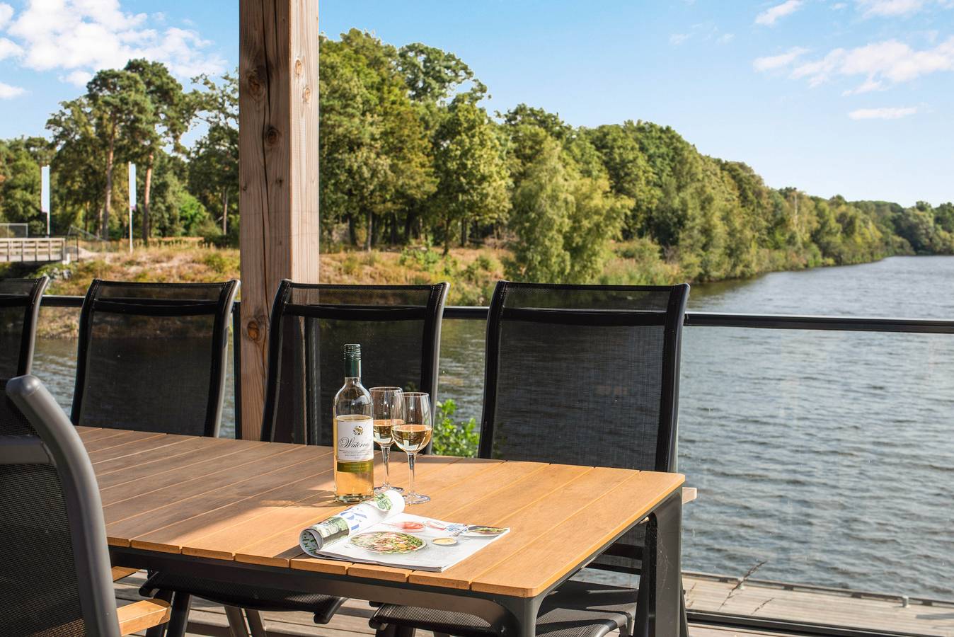 Landal Marina Resort Well — 12-persoons watervilla in Bergen (Limburg), De Maasduinen National Park