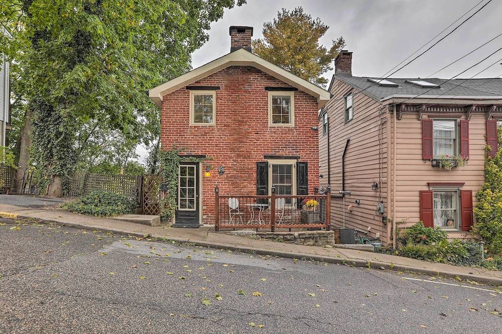 Historic Home in Lambertville: Walk to Bridge in Hunterdon County
