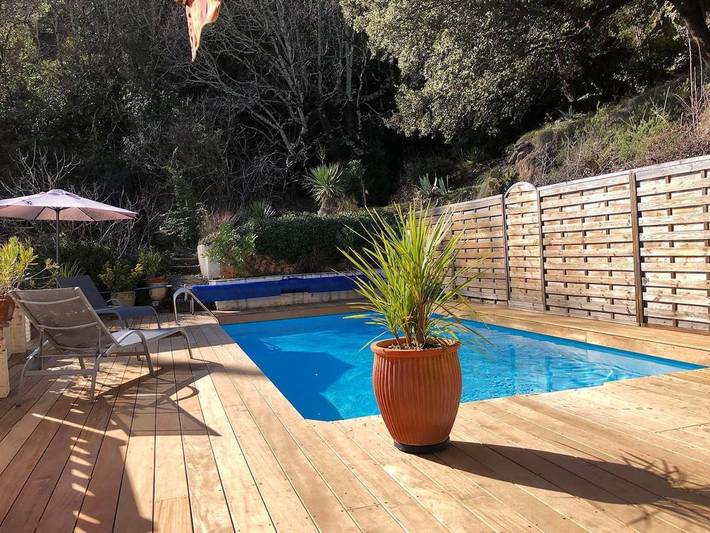 Location de vacances pour 6 personnes, avec piscine ainsi que terrasse et vue à Meyrannes - 2