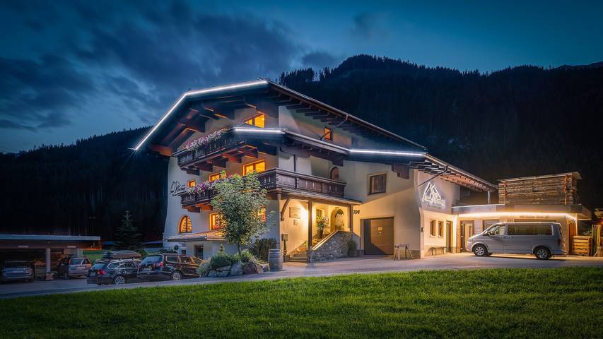 Ferienwohnung für 4 Personen, mit Sauna und Balkon in Hintertux