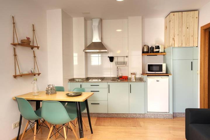 Gîte pour 4 personnes, avec terrasse et vue, adapté aux familles à Saint-Jacques-de-Compostelle - 2