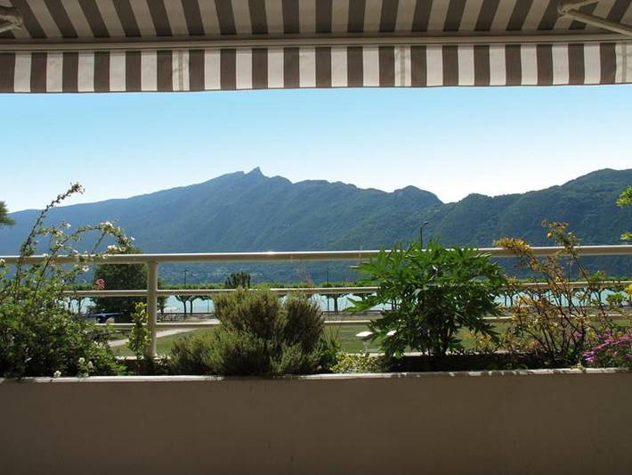 Gîte pour 2 personnes, avec vue ainsi que terrasse et vue sur le lac dans Esplanade du Lac ( Aix-les-Bains) - 2