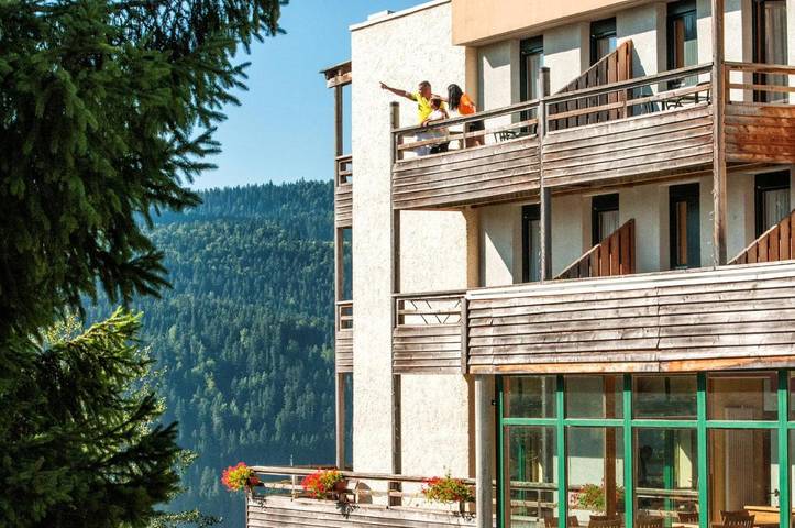 Hôtel pour 2 personnes, avec sauna et piscine ainsi que terrasse et jardin, animaux acceptés dans Le saut du Doubs