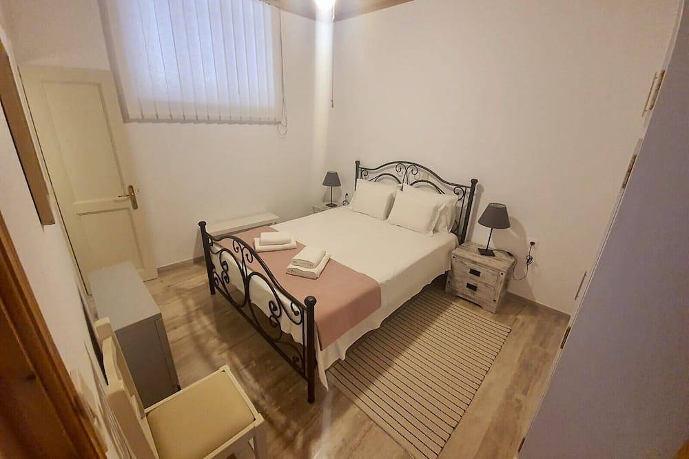 Fully Renovated Christiana’s Traditional Villa in Hydra