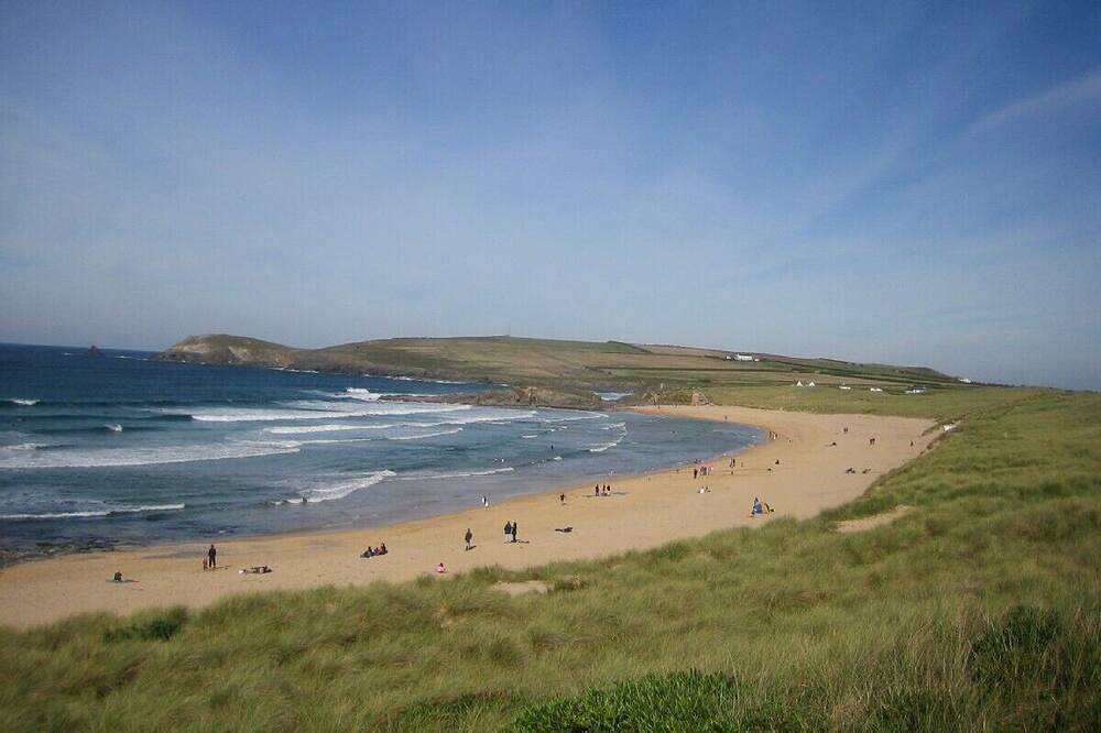 Entire apartment, Apartment with seaview just 100m to sandy beach. in Constantine Bay, Cornwall
