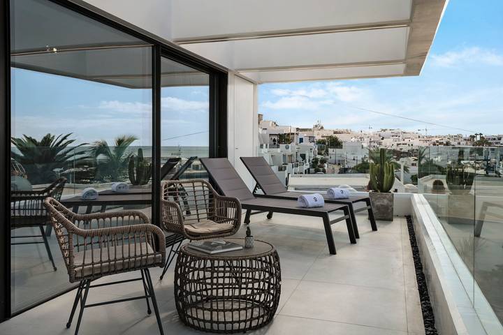 Ganze Wohnung, Ferienwohnung Gran Suit Horizonte mit Meerblick, Whirlpool & Wlan in Puerto del Carmen, Tías