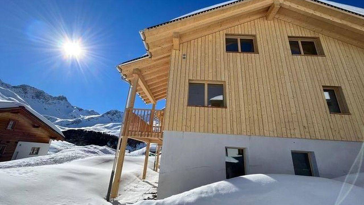 Entire holiday apartment, Holiday apartment for 7 people with balcony in Arosa, Plessur Alps