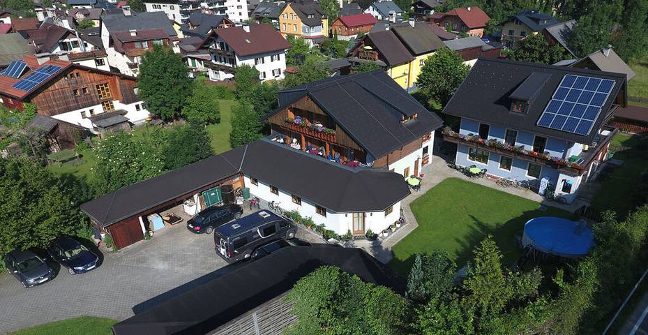 Pension, mit Balkon und Garten sowie Pool und Sauna in Bad Goisern - 3
