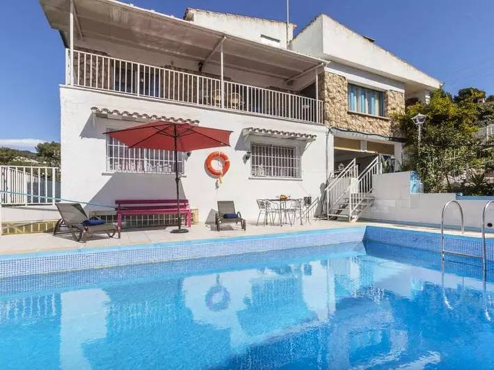 Villa voor 8 personen, met zwembad en terras in Tarragona