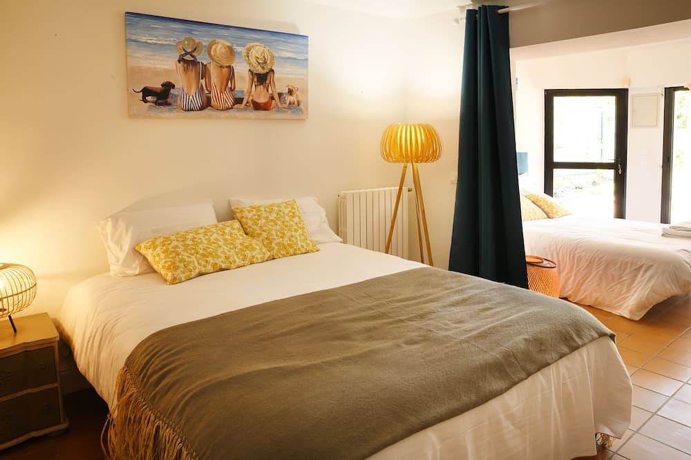 Villa avec piscine chauffée et magnifique vue mer in Pontaillac, Royan