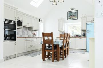 Holiday Rental for 6 People in County Mayo, Photo 3