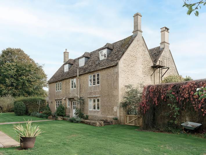 Casa rural para 18 personas con jacuzzi in Wiltshire