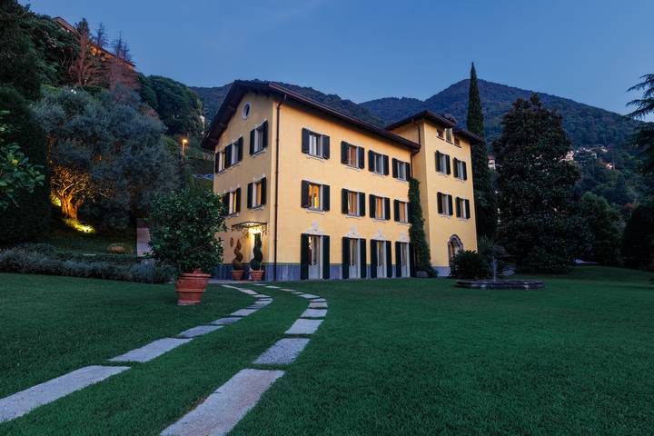 Casa vacanza per 10 persone, con Balcone e Idromassaggio nonché Terrazza e Giardino a Blevio