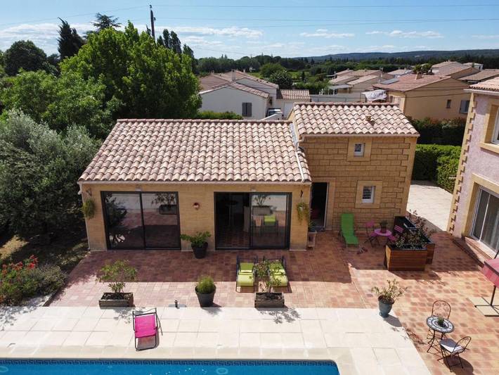 Chambre d’hôte pour 3 personnes, avec Terrasse ainsi que Jardin et Piscine