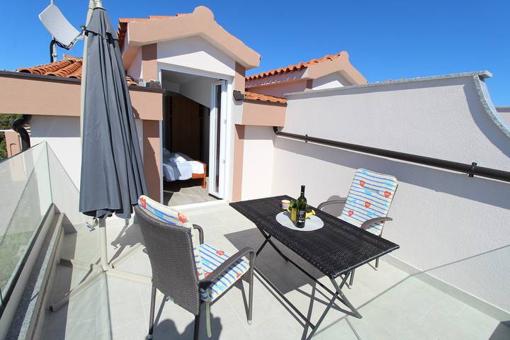 Ferienwohnung für 2 Personen, mit Balkon/Terrasse, mit Haustier auf Pag - 2