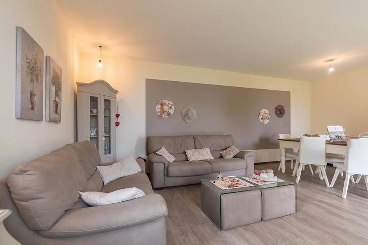 Villa per 6 persone, con vista lago e panorama nonché giardino, con animali domestici in Lago d'Iseo