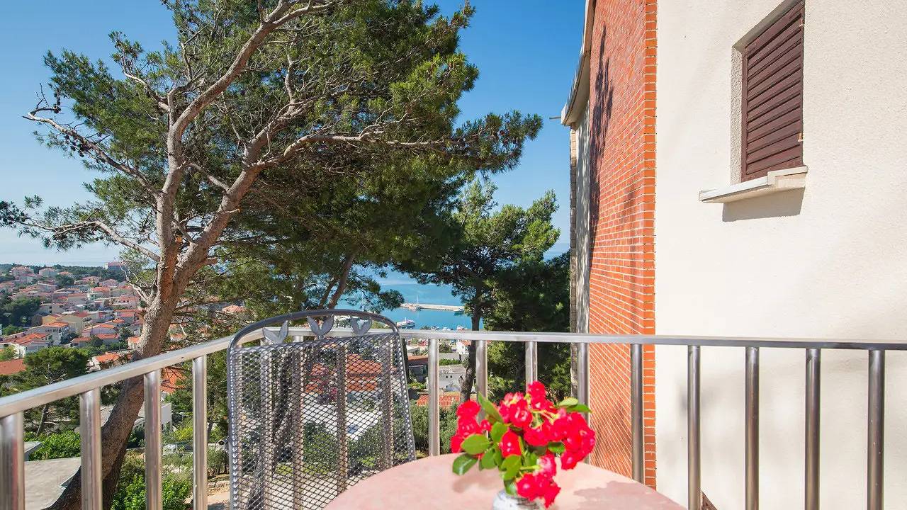 Geheel vakantieappartement, Vakantieappartement voor 3 personen met zwembad in Baška Voda, Makarska Riviera