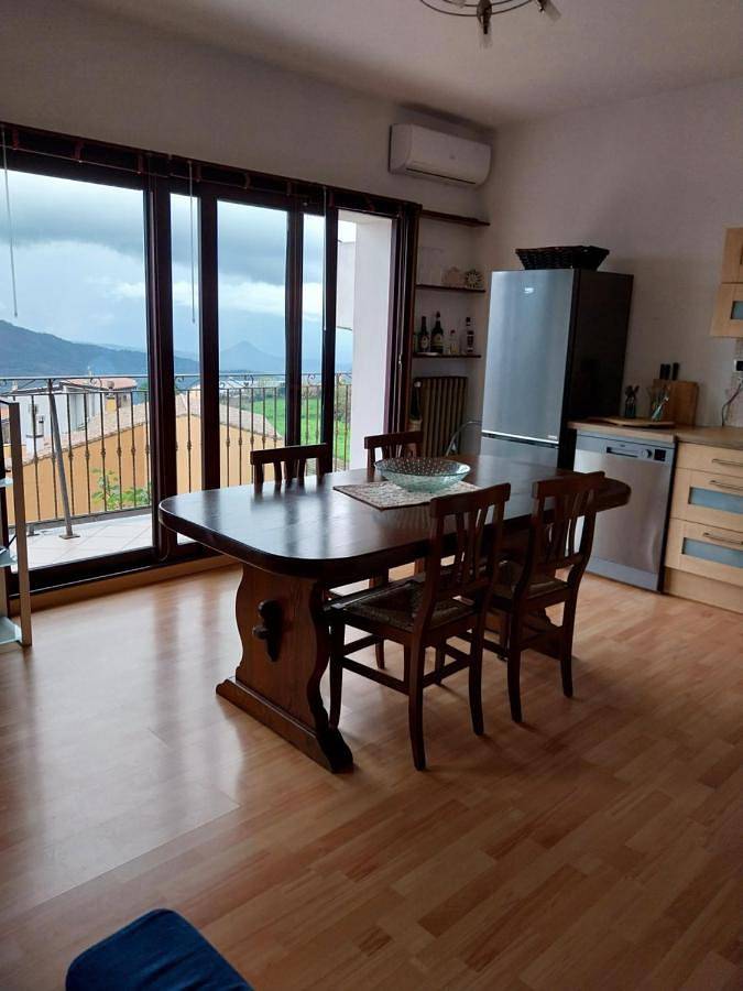 Gîte pour 5 personnes, avec vue et balcon à Ulassai - 2