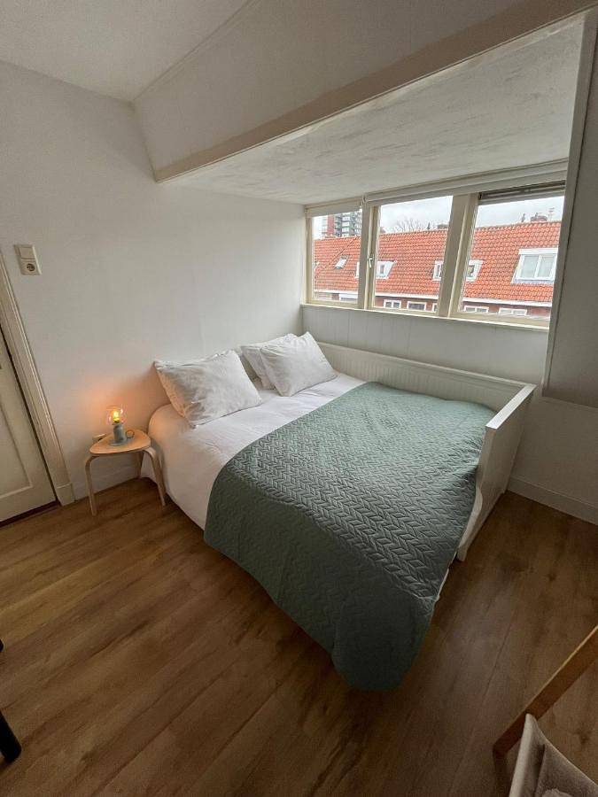 Entire apartment, Haarlem jaren' 30 huis Stad & Strand in Haarlem, North Sea Netherlands