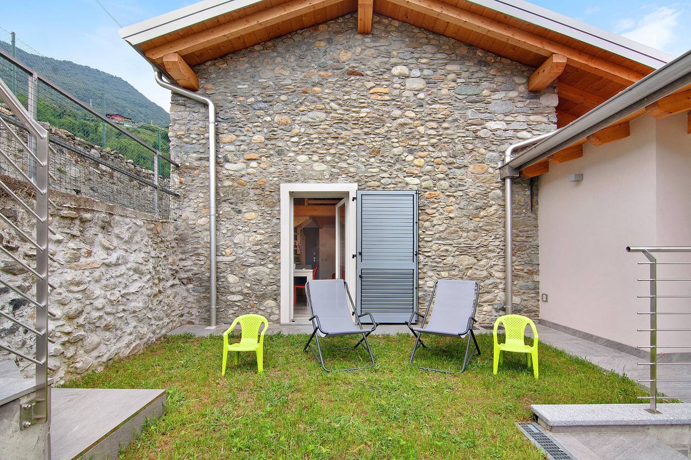 Casa Vacanza per 4 Persone in Arbosto, Domaso