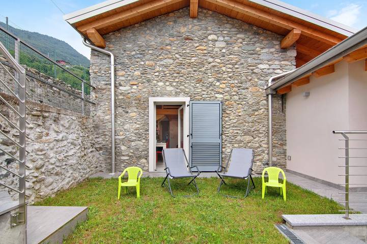 Casa vacanza per 4 persone, con Balcone e Giardino a Domaso
