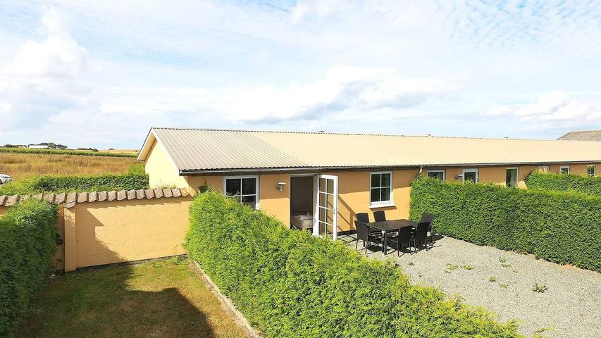 Ferielejlighed for 7 personer, med terrasse i Fåborg