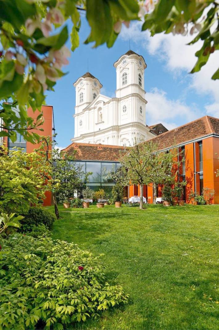 Hotel, mit Terrasse und Garten sowie Pool