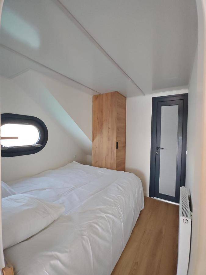 Bateau pour 6 personnes, avec vue sur le lac ainsi que terrasse et vue à Éclaron-Braucourt-Sainte-Livière - 4
