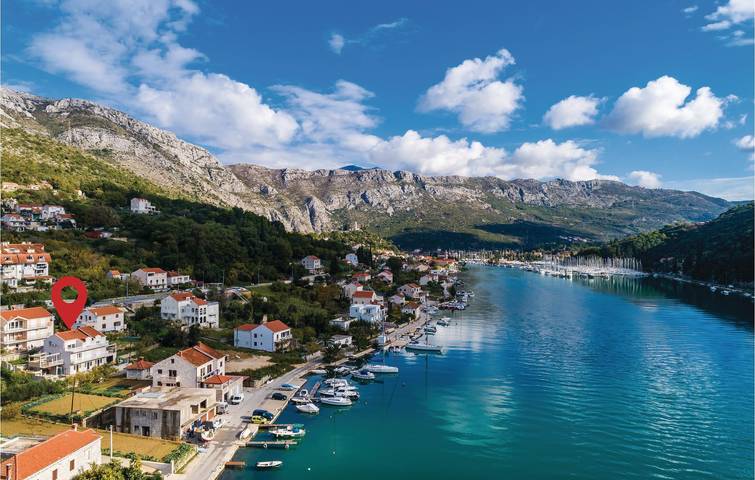 Ferienwohnung für 6 Personen, mit Terrasse und Pool sowie Garten, mit Haustier - 1