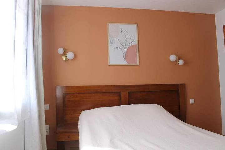 Hôtel pour 2 personnes, avec terrasse dans Lasse - 4