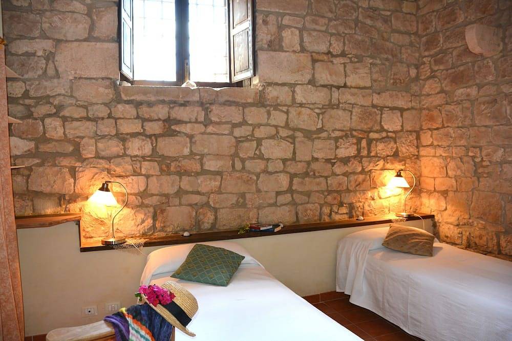 Dimora siciliana, giardino, piscina, wi-fi gratuito,orto biologico in Modica, Ragusa Province