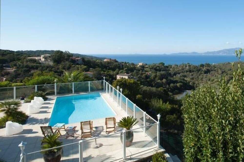 Villa Alba di Sera - Piscine vue mer - Vue Panoramique sur les iles sanguinaires in Portigliolo, Coti-Chiavari