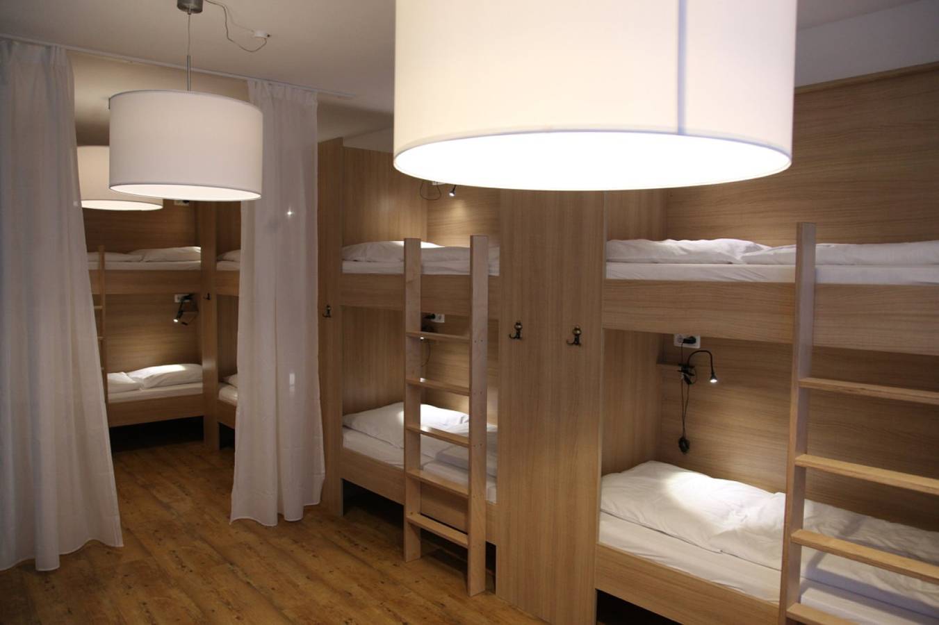 Old Kings Design Hostel - Bett im Mehrbettzimmer in Neuschwanstein, Füssen