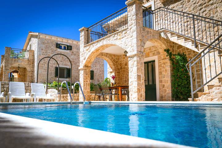 Ferienhaus für 24 Personen, mit Balkon und Garten in Kroatien - 3