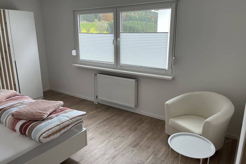 Ganze Wohnung, Gemütliche,Voll ausgestattete Ferienwohnung im Oberen Schlichemtal in Hausen am Tann, Albsteig Etappe 14