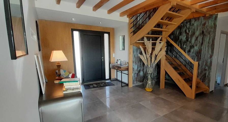 Gîte pour 10 personnes, avec terrasse et jardin à Pont-de-Poitte - 3