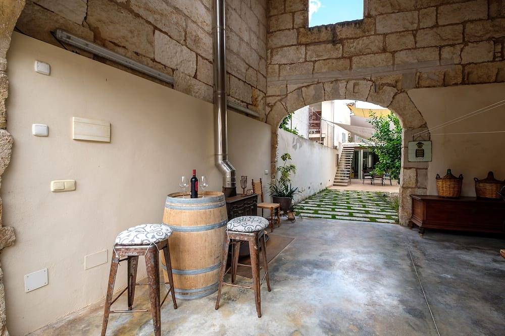 Modern house with lots of light and large gardens in Sa Pobla, North Majorca