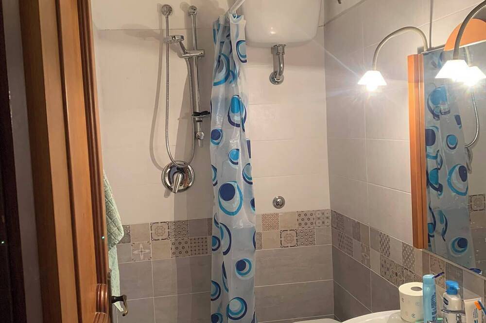 Charming Single Room with Balcony in Diamante Center in Diamante (desambiguación), Provincia de Cosenza