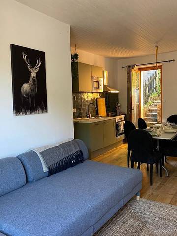 Gîte pour 9 personnes, avec balcon et vue à Saint-Aventin