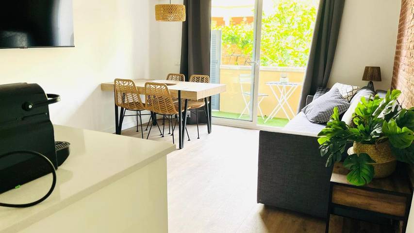 Apartamento para 6 personas, con Terraza y Vistas en Tarrasa