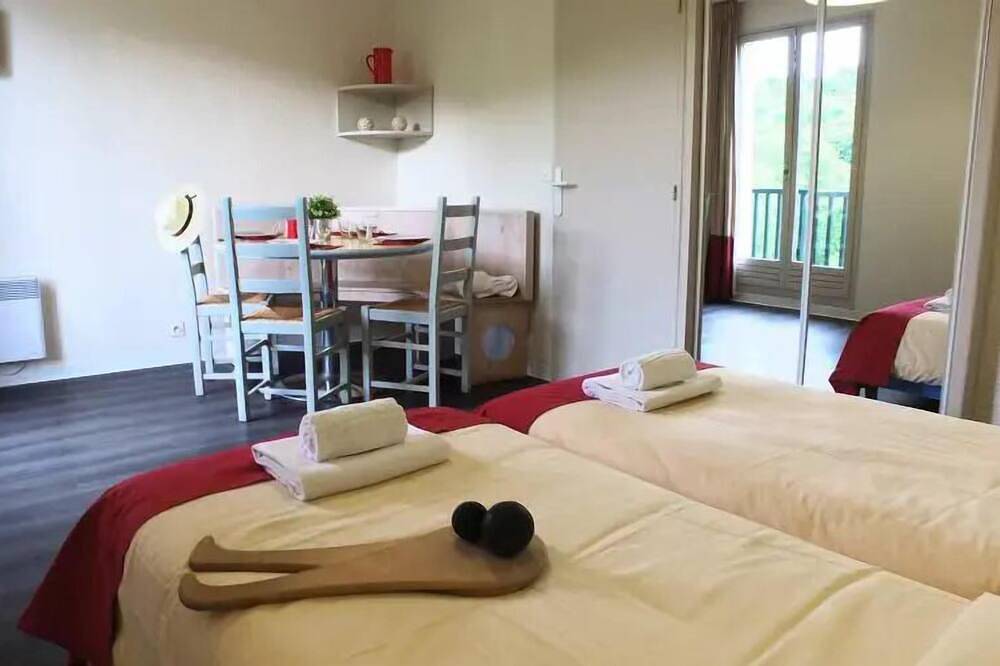 Appartement entier, Appartement 2 Pièces - Accueil lit bébé impossible 4 personnes in Sare, Région de Bayonne