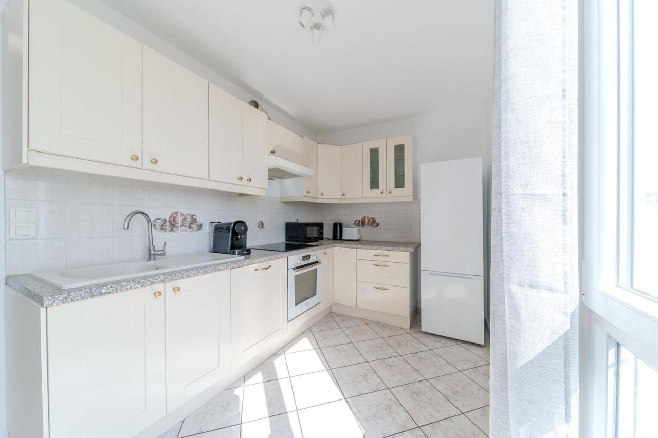 Appartement entier, Spacious Apartment for 8 People - Bron Grand Clement in Bron, Lyon et ses environs