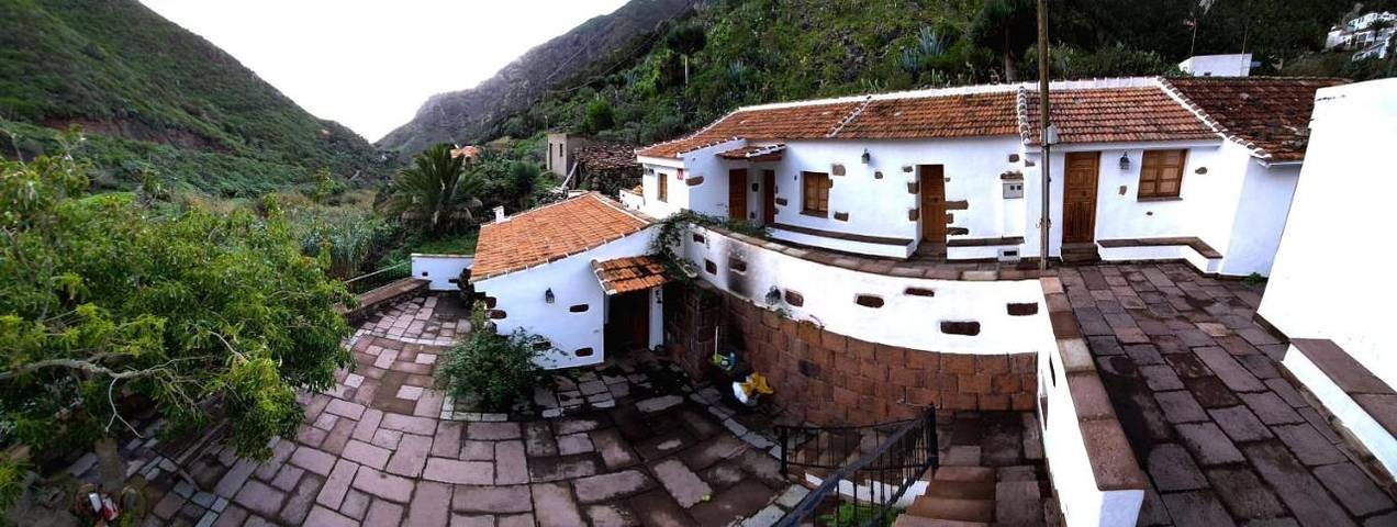 Casa rural para 4 personas, con jardín además de terraza y vistas en Santa Cruz de Tenerife